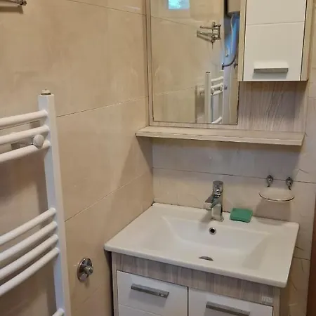 Quiet Apartment *